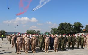 Slavnostní nástup na Vítkově (převzato z www.army.cz)